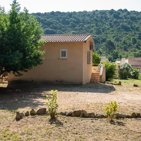 Mini Independante Ideale Et Tres Bien Situee Порто-Веккьо