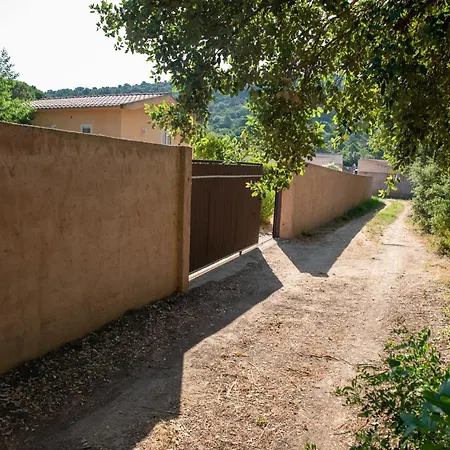 别墅 Mini Independante Ideale Et Tres Bien Situee *