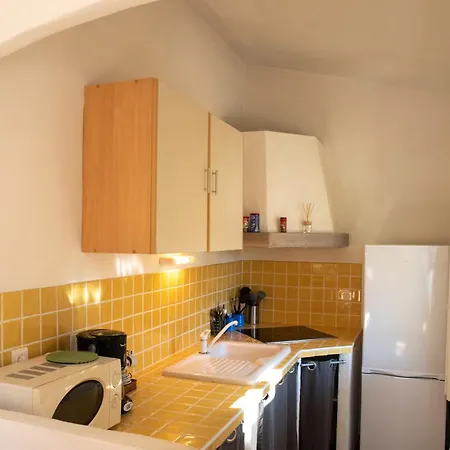 别墅 Mini Independante Ideale Et Tres Bien Situee *